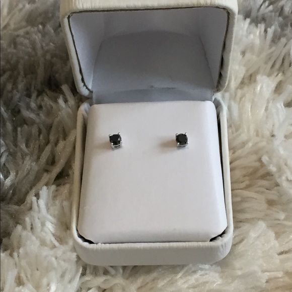 Jewelry - NWT 1/2 carat (0.5) black diamond studs